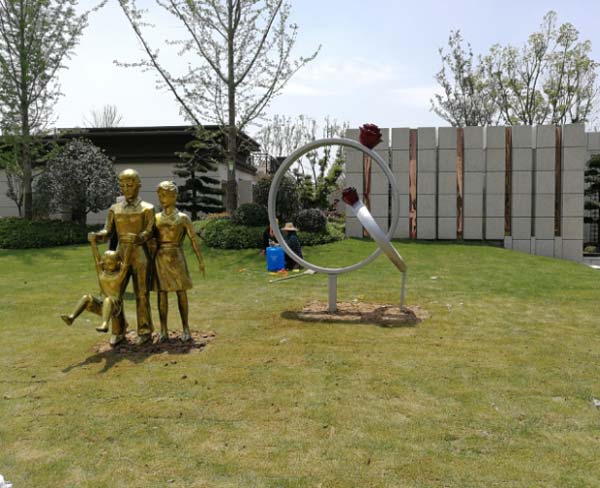 安徽雕塑公司的雕塑作品在藝術(shù)創(chuàng)作中的個(gè)性化表達(dá)有哪些？